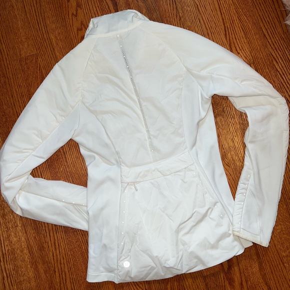 Women’s Lululemon Jacket - Picture 3 of 6